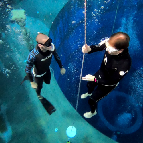 freedive instructor and student